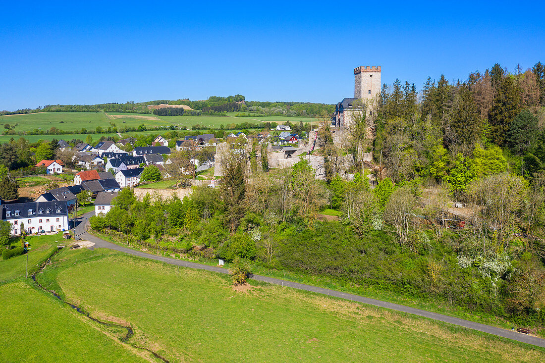 Luftansicht von Kerpen mit Burg, Eifel, Rheinland-Pfalz, Deutschland