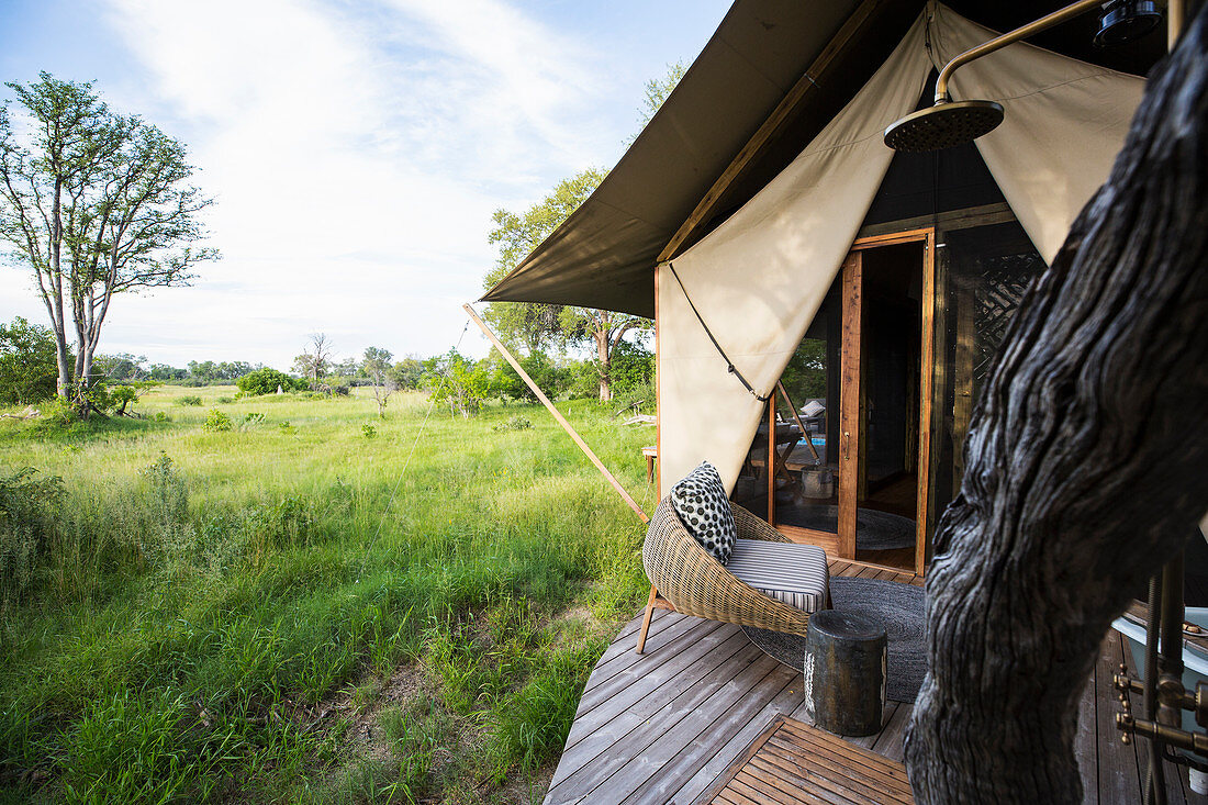 Außenansicht eines Zeltes, Touristenunterkunft in einem Safari-Camp