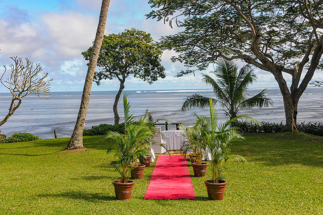 Vorbereitung für eine Hochzeit am tropischen Strand von Savusavu, Fiji Islands