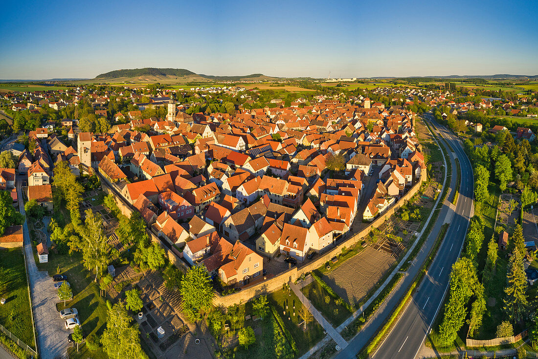 Luftbild von Mainbernheim, Kitzingen, Unterfranken, Franken, Bayern, Deutschland, Europa