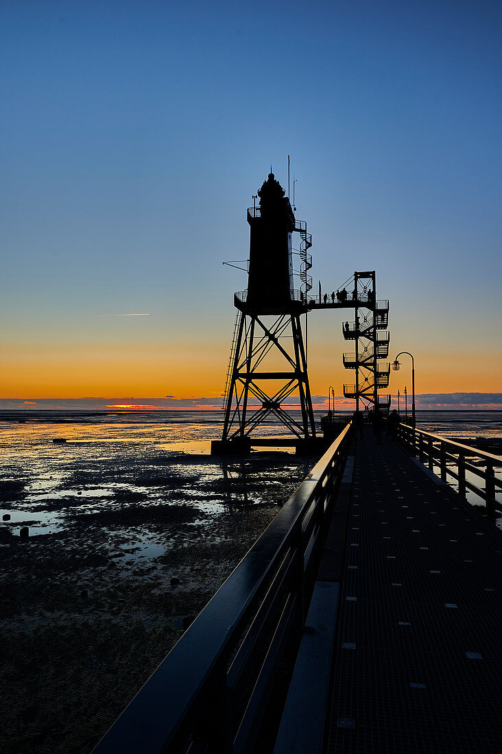 Sonnenuntergang am Leuchtturm Obereversand, Dorum-Neufeld, Niedersachsen, Deutschland