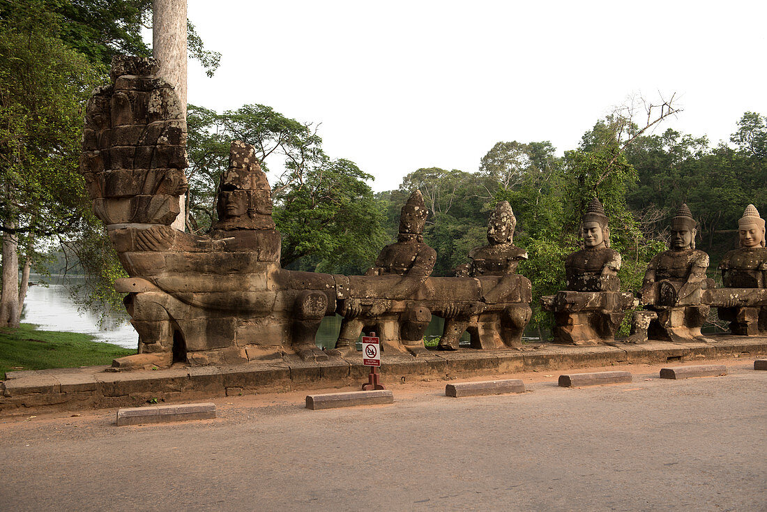 Kambodscha, Siem Raep, Angkor, Südtor, Wächter