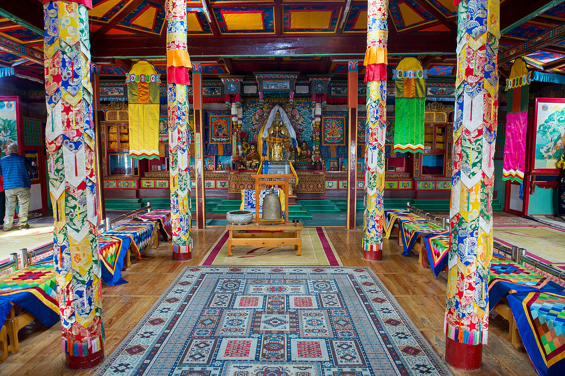 Das Innere des Ariyabal-Meditationstempels im Gorchi-Tereldsch-Nationalpark, 60 km von Ulaanbaatar in der Mongolei entfernt.