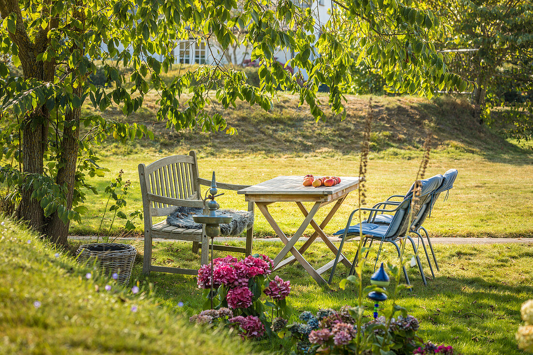 Resting place in the garden in Keitum, Sylt, Schleswig-Holstein, Germany