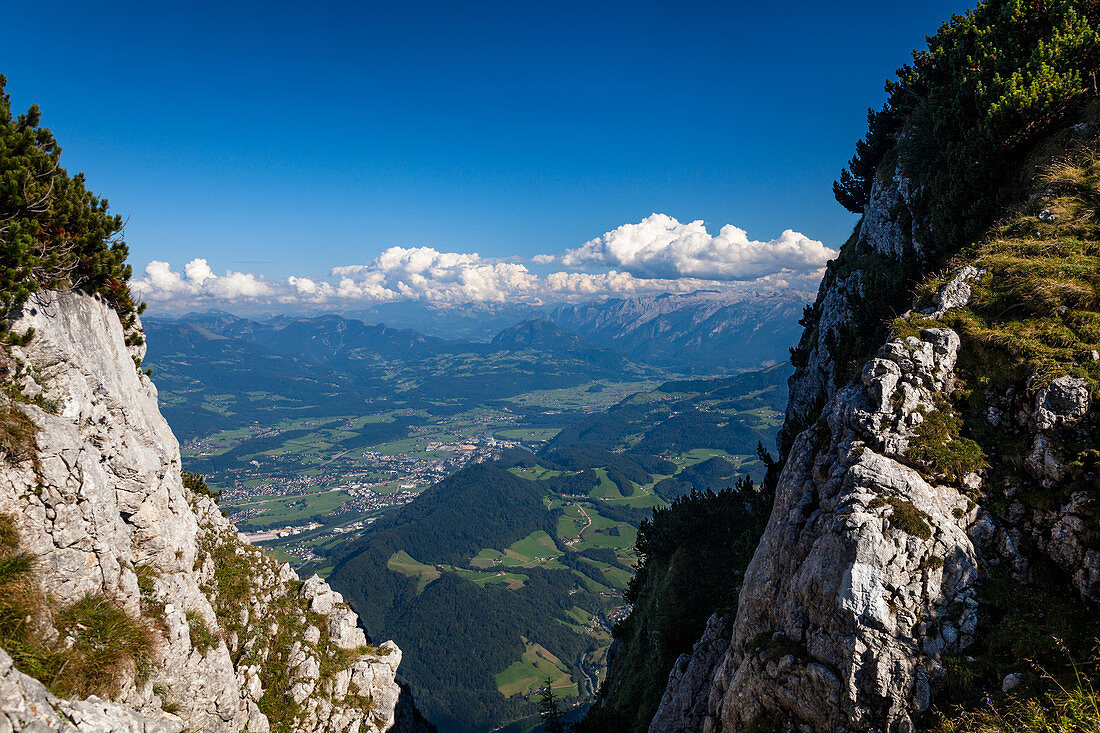 Blick vom Untersberg auf die Osterhorngruppe und den Dachstein in Österreich, Oberbayern, Deutschland, Europa