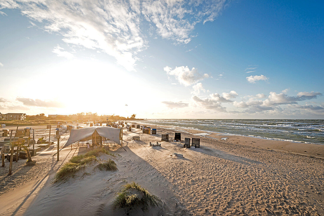 View of the beach bar in Heiligenhafen, Baltic Sea, Ostholstein, Schleswig-Holstein, Germany