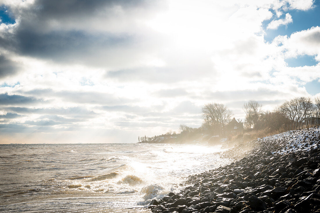 Eastern storm on the Dahmer steep coast, spray, stones, waves, Baltic Sea, Schleswig-Holstein, Germany