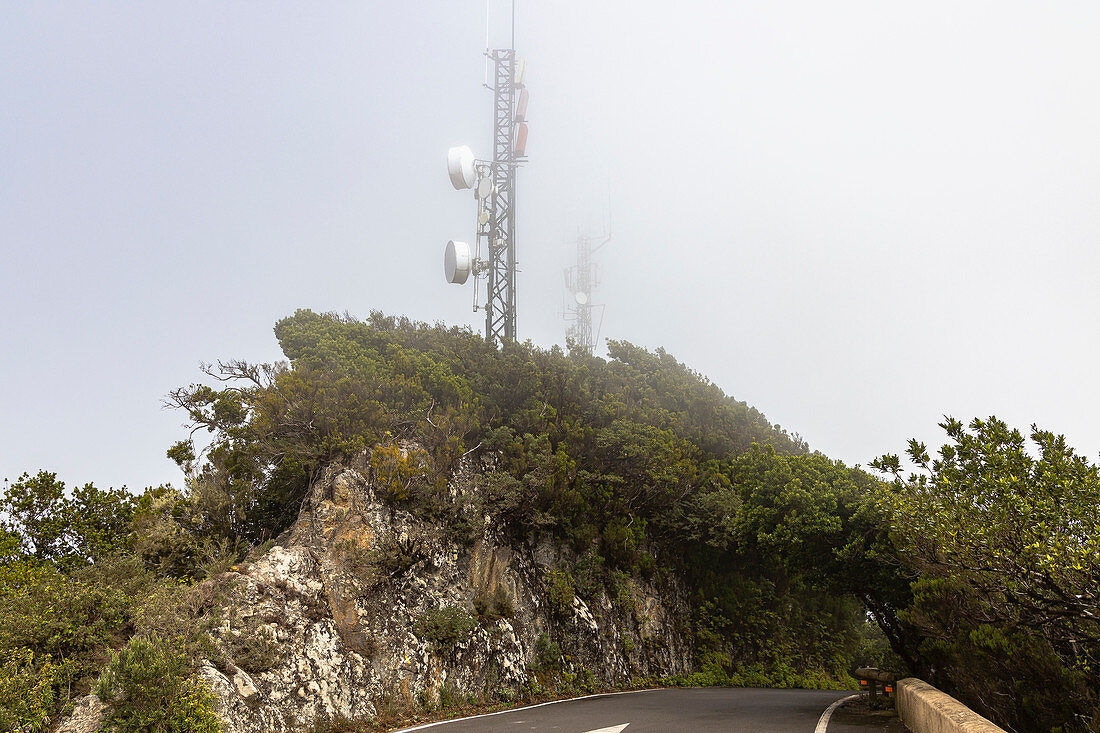 "Pico del Ingles" Aussichtspunkt mit Wolken verhangen im Anaga Gebirge, Teneriffa, Spanien