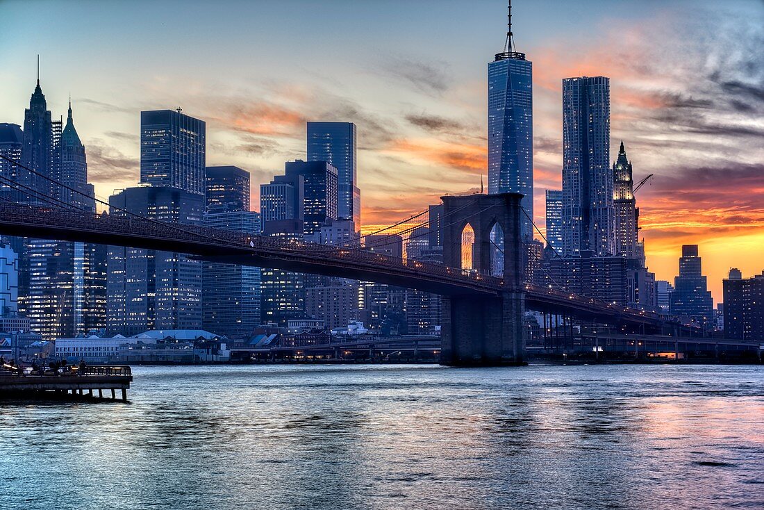 New York, Manhattan, Panorama bei Sonnenuntergang