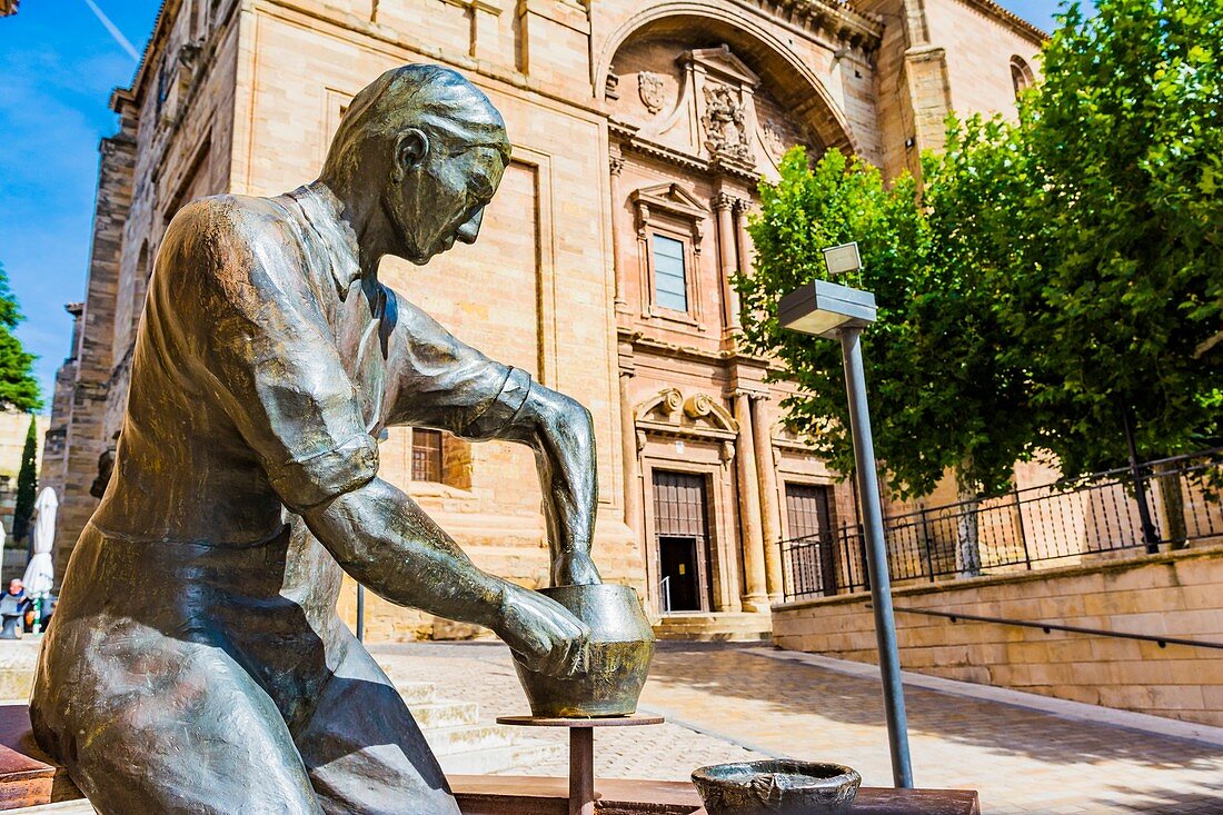 Skulptur als Hommage an den Töpfer, Navarrate, La Rioja, Spanien, Europa
