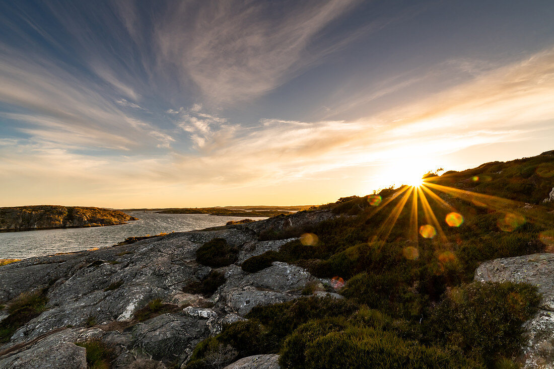 Sonnenuntergang in den Schären von Ellös, Orust, Bohuslän, Schweden