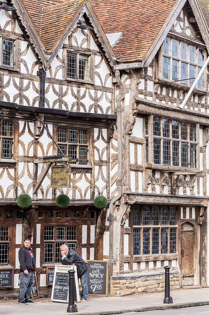 United Kingdom, Warwickshire, Stratford-upon-Avon, High Street, The Garrick Inn, pub set in a half-timbered house from the 16th century