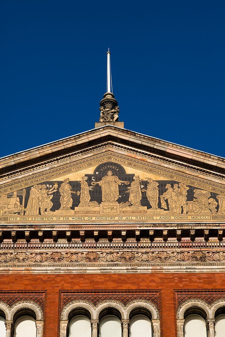 England, London, South Kensington, The Victoria and Albert Museum, exterior frieze
