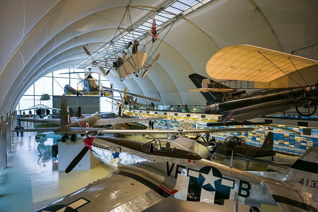 United Kingdom, London-Hendon, RAF Museum London, Milestones of Flight Gallery, interior, WW2-era P-51D Mustang, US-made fighter plane