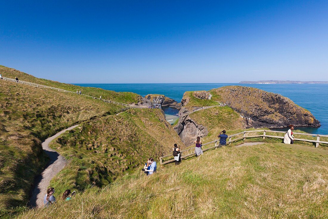 United Kingdom, Northern Ireland, County Antrim, Ballintoy, pathway to the Carrick-a-Rede Rope Bridge