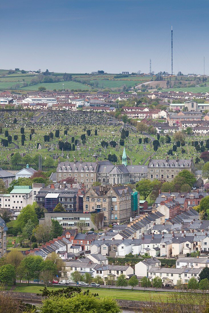 Vereinigtes Königreich, Nordirland, County Londonderry, Derry, erhöhte Stadtansicht
