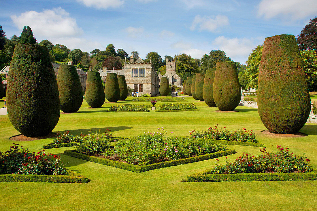 Vereinigtes Königreich, Cornwall, viktorianisches Haus und französische Gärten von Lanhydrock
