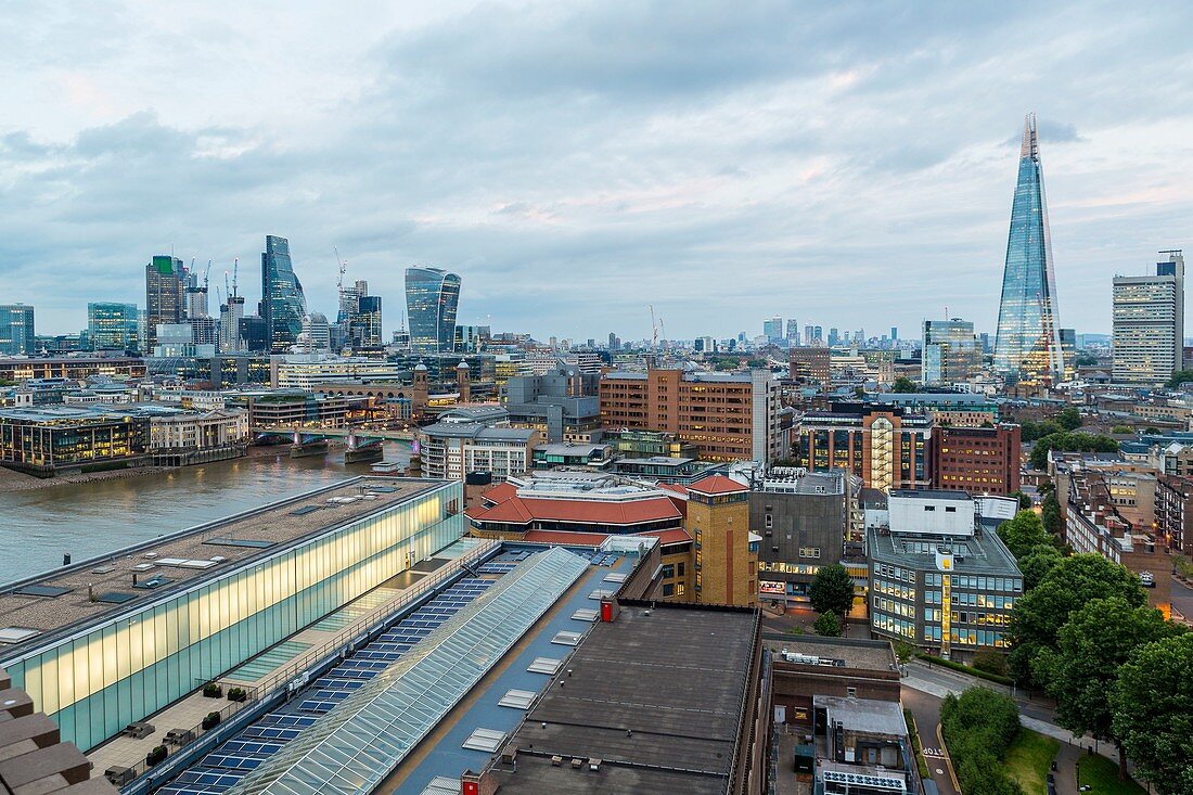 Vereinigtes Königreich, London, Southwark, die Themse, The City und The Shard von Renzo Piano