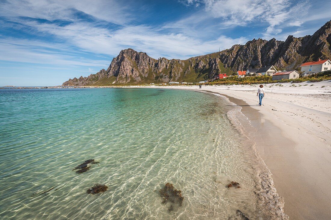 BEACH OF WHITE SAND AND D TURQUOISE WATER IN THE VILLAGE OF BLEIK? ANDOYA, NORWAY