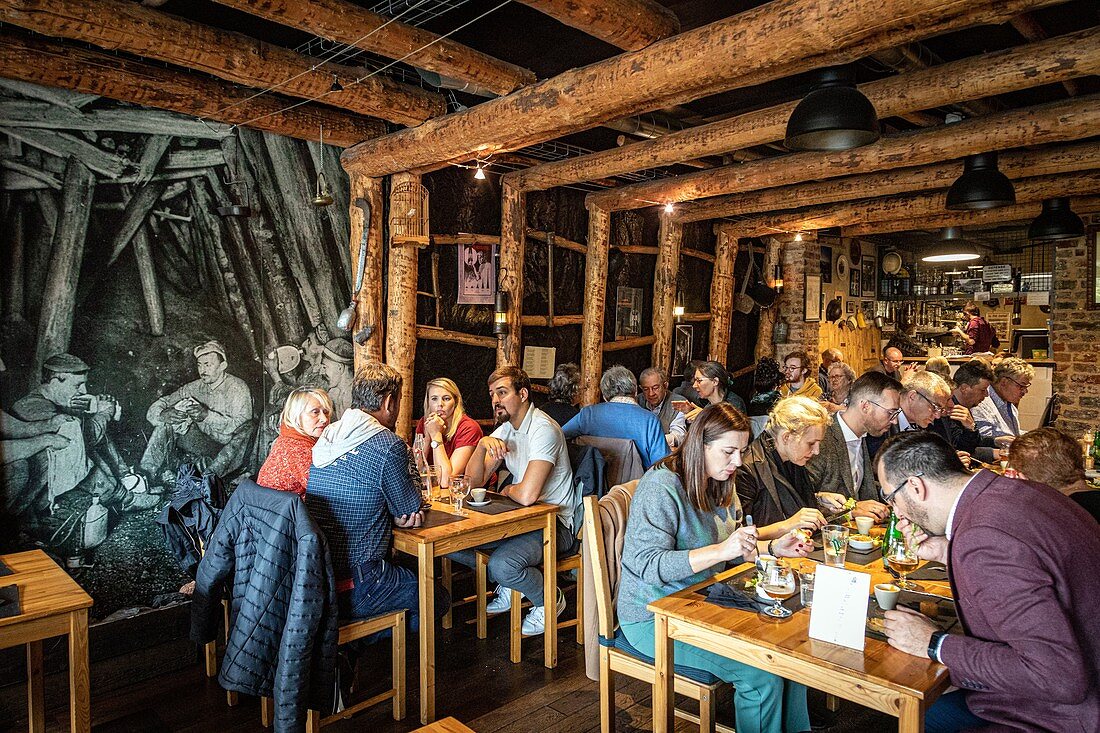 Speisesaal Im Restaurant Al'fosse 7, Thema Basierend auf dem Bergwerk und den Bergleuten in den Kohlebergwerken, Avion, Pas-De-Calais, Frankreich