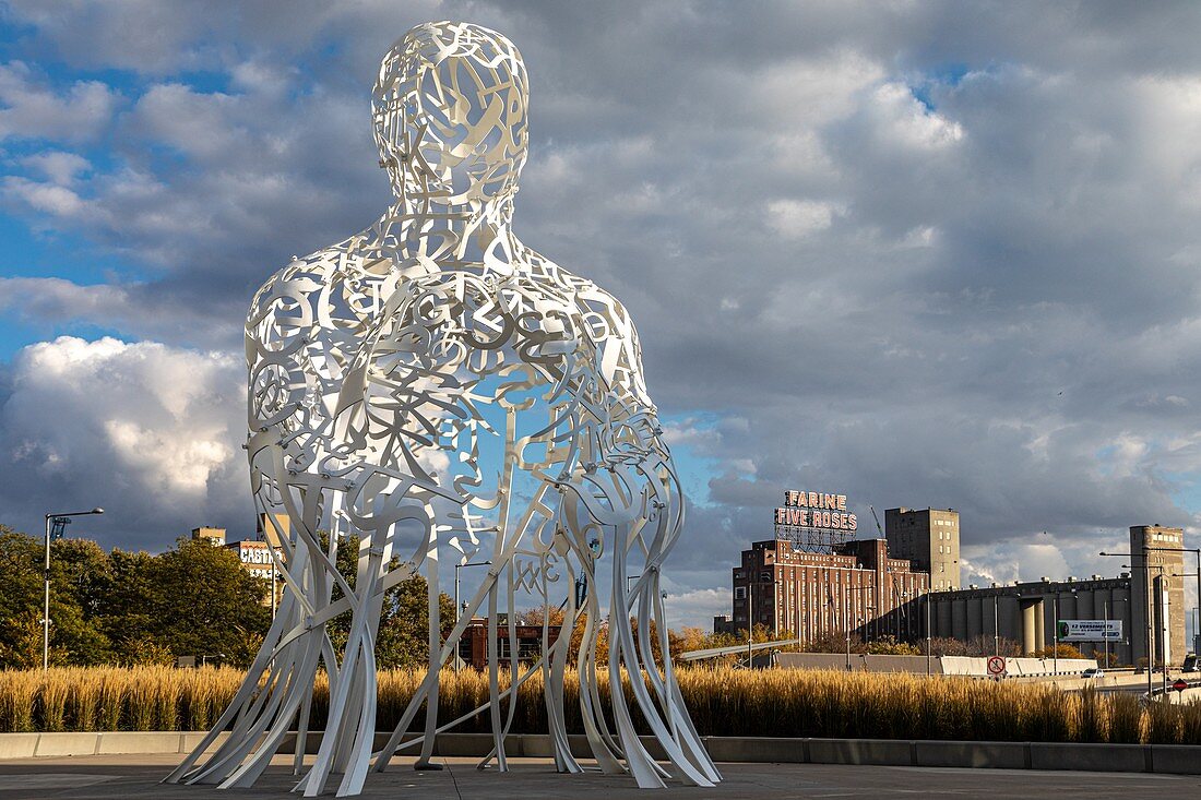 Kunstwerk 'Source', Skulptur des Spanischen Künstlers Jaume Plensa im Park, Bonaventure, Montreal, Quebec, Kanada