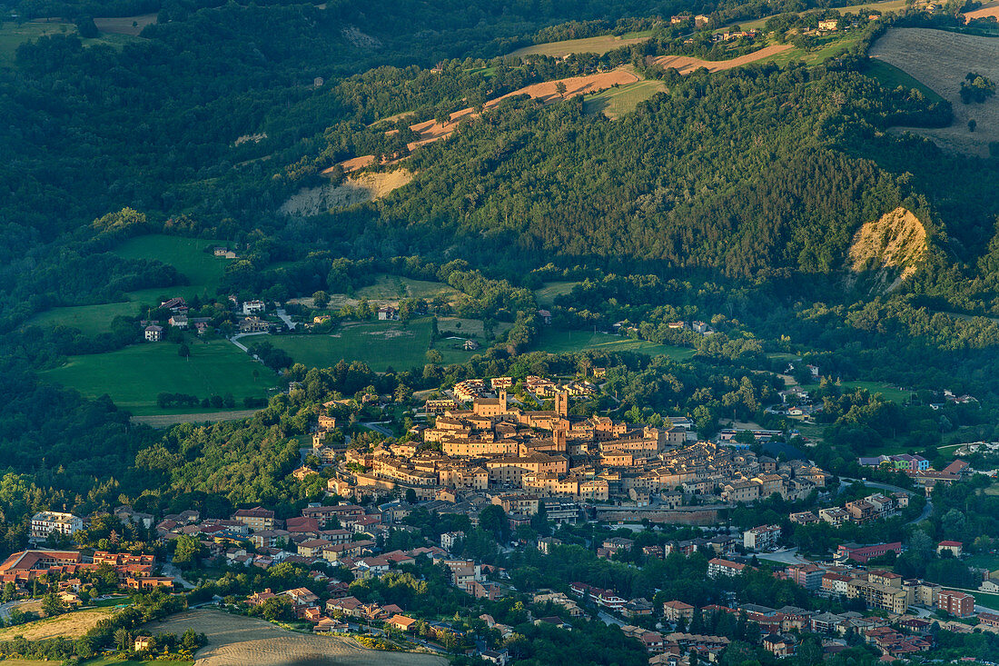Deep view of place Sarnano, Grande Anello dei Sibillini, Sibillini Mountains, Monti Sibillini, National Park Monti Sibillini, Parco nazionale dei Monti Sibillini, Apennines, Marche, Umbria, Italy