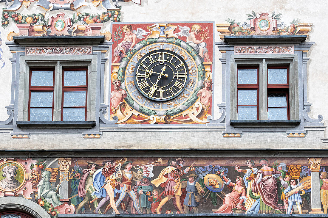Detailaufnahmen der Fassade vom alten Rathaus auf der Insel von Lindau, Bayern, Deutschland, Europa