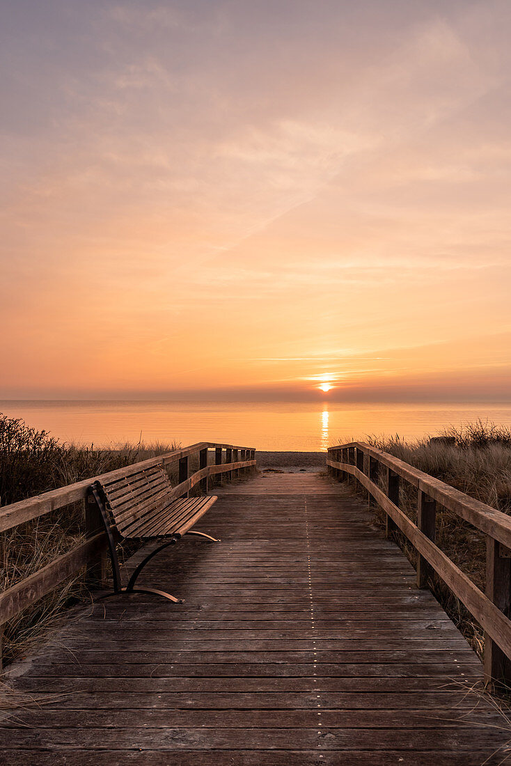 Morgenstimmung am Strandaufgang in Dahme an der Ostsee, Ostholstein, Schleswig-Holstein, Deutschland