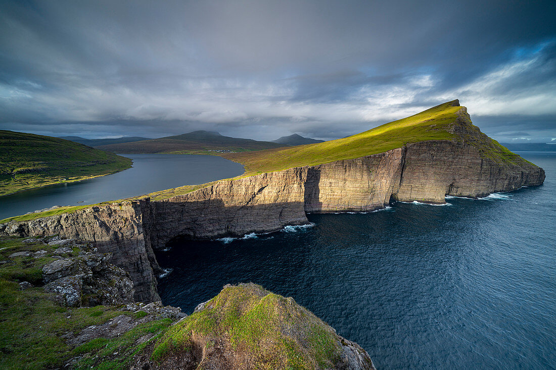 Rock formation at Leitisvatn, also called Sørvágsvatn, Vágar, Faroe Islands