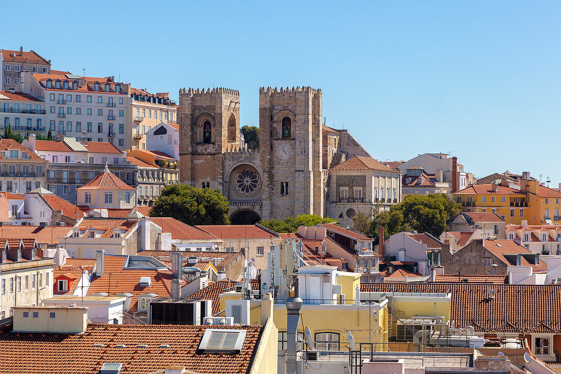 Sé de Lisboa (Kathedrale von Lissabon) Blick von der Spitze des Arco de Rua Augusta (Bogen der Augusta-Straße), Lissabon, Großraum Lissabon, Portugal