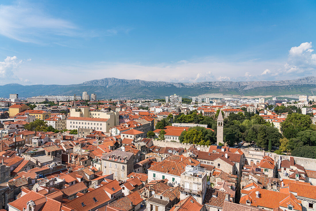 Blick auf die Altstadt vom Glockenturm der Kathedrale des hl. Domnius, Split, Gespanschaft Dalmatien, Kroatien