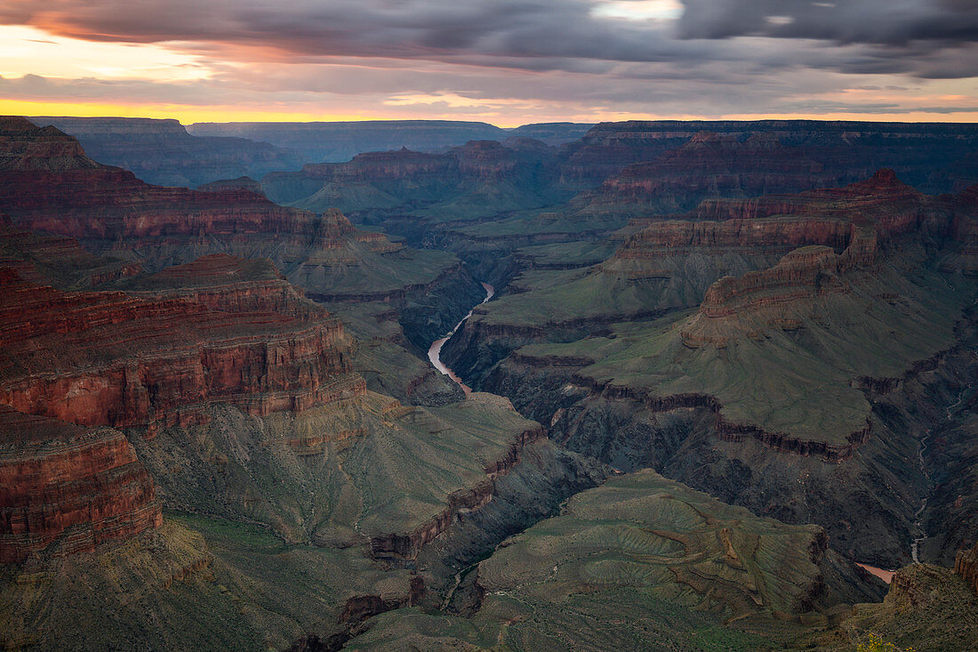 Grand Canyon Nationalpark bei Sonnenuntergang, Südrand, Pima Point, Arizona, Nordamerika, USA