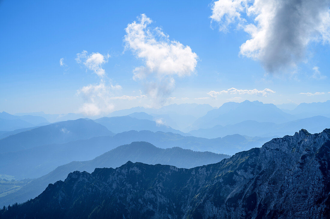 Staggered scenery with Kaiser Mountains, Chiemgau Alps and Berchtesgaden Alps, from the Pyramidenspitze, Kaiser Mountains, Tyrol, Austria