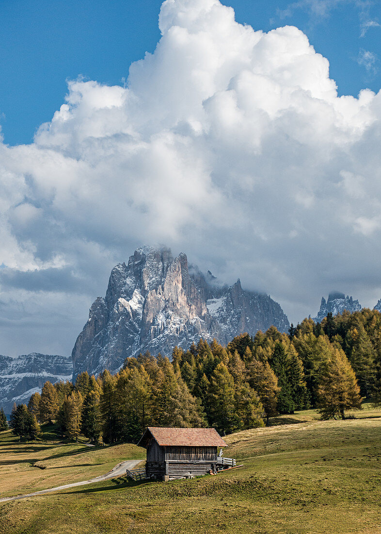 Eindrucksvolle Landschaft auf der Seiser Alm in Südtirol, Italien