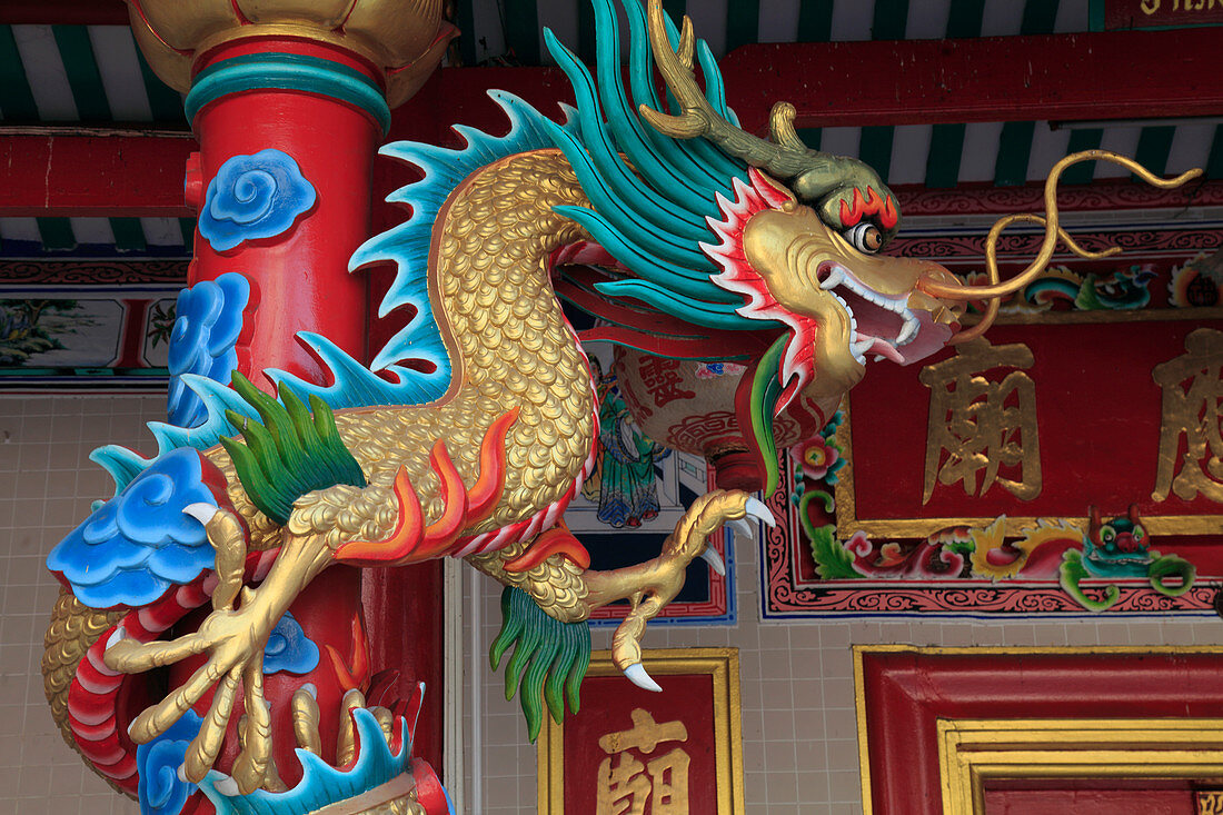 Thailand, Bangkok, Chinese Temple, dragon statue, Soi Charoen Krung 50, 