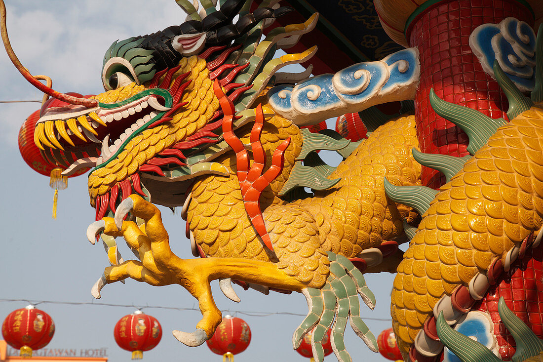 Thailand; Chiang Mai, Chinese temple, dragon figure, 