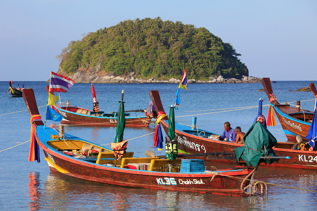 Thailand, Phuket, Kata Yai Beach, Boote