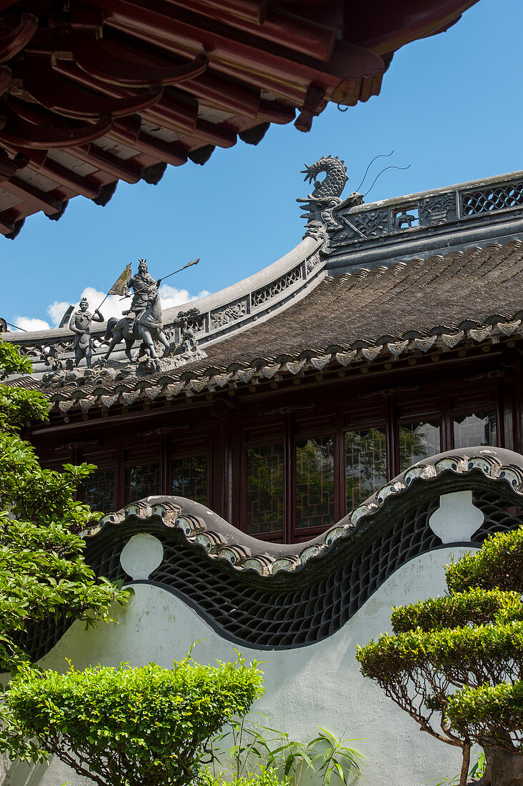 The dragon wall at the Yu Garden or Yuyuan Garden, which is an extensive Chinese garden located beside the City God Temple in the northeast of the Old City of Shanghai, China.