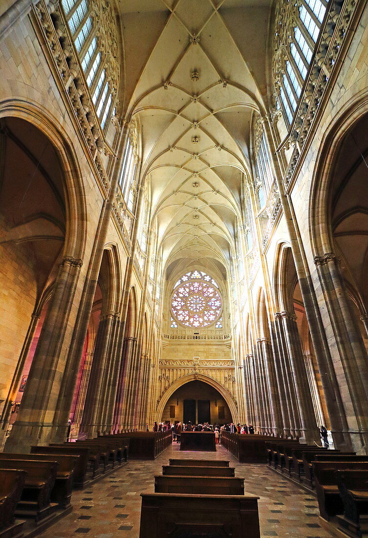 Prager Burg und St.-Veits-Kathedrale in Prag, Tschechische Republik am 2. März 2018