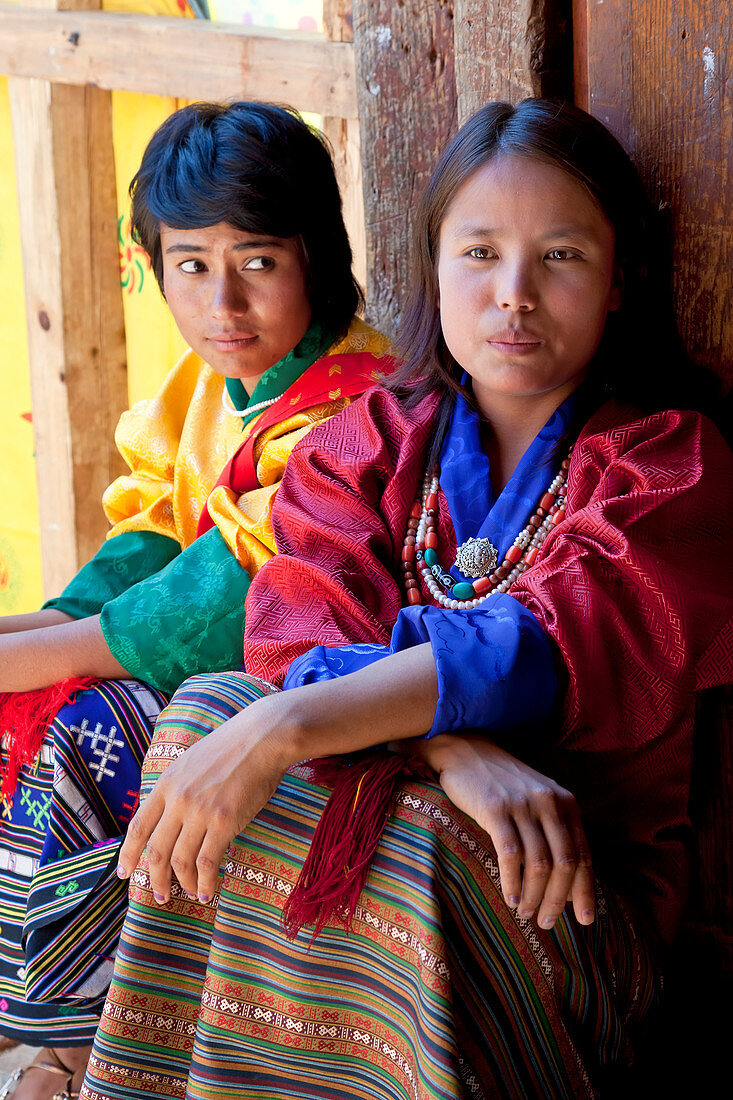 Hinter der Bühne, Tshechu Festival in Wangdue Phodrang Dzong Wangdi Bhutan