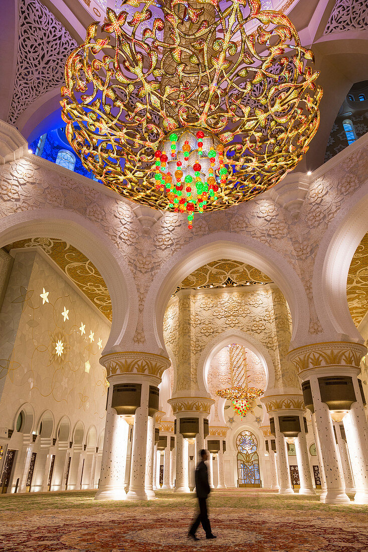 Hauptkuppel in der Gebetshalle der Scheich-Zayid-Moschee, Bin Sultan Al Nahyan, Abu Dhabi, Vereinigte Arabische Emirate