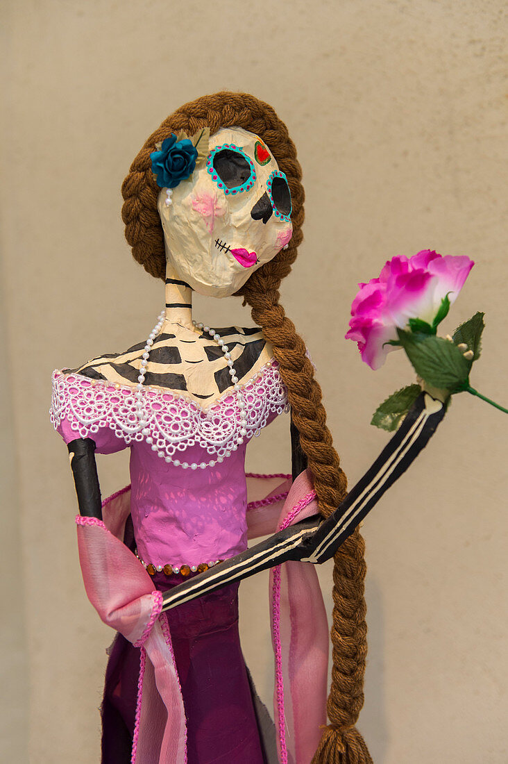 Skelett verkleidet für den Tag der Toten (Dia de Muertos) in Oaxaca City, Mexiko