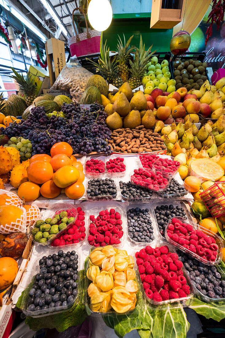Fruit at market stall, Mercado de Bolhão, Porto, Portugal, Europe