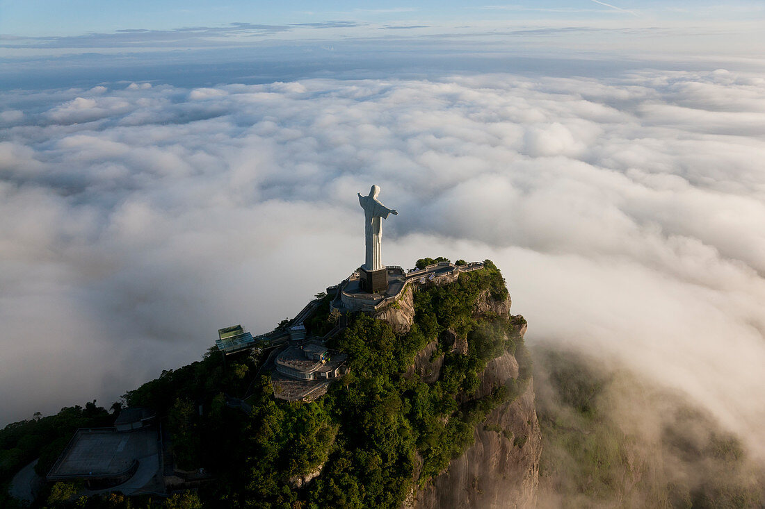 Luftaufnahme der Statue 'Christus, der Erlöser', Corcovado, Rio de Janeiro, Brasilien