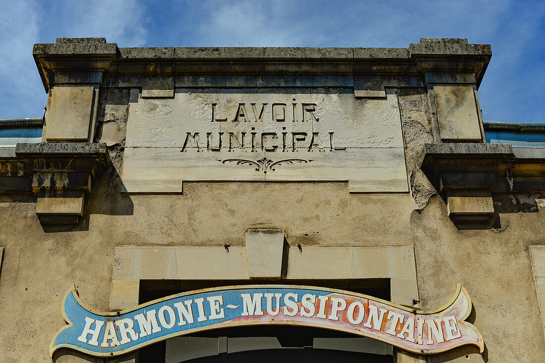 Das historische Waschhaus in Pont-a-Moussan an der Mosel, Frankreich