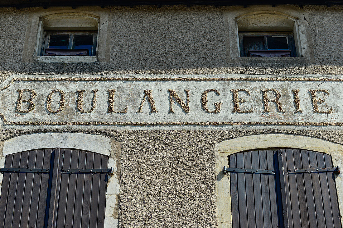 Alter Schriftzug Boulangerie an der Fassade eines Hauses in Liverdun an der Mosel, Frankreich