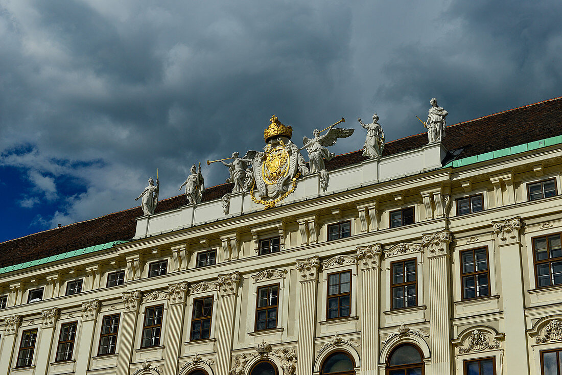 Reich verzierte Fassade eines Jugendstilgebäudes in Wien, Österreich