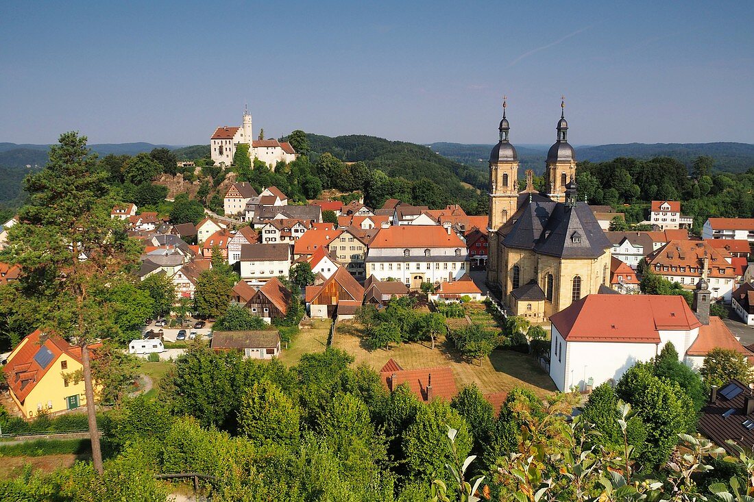 Blick auf Basilika und Burg von Gößweinstein, Fränkische Schweiz, Oberfranken, Bayern, Deutschland