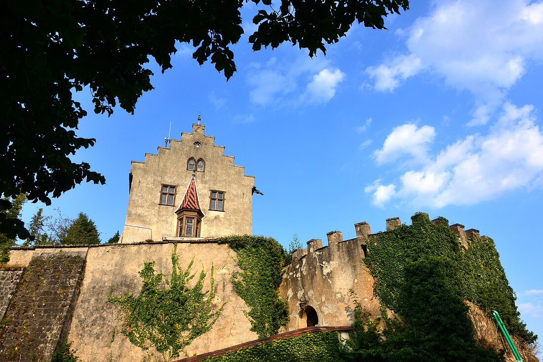 Die Burg von Gößweinstein im Sonnenschein, Fränkische Schweiz, Oberfranken, Bayern, Deutschland