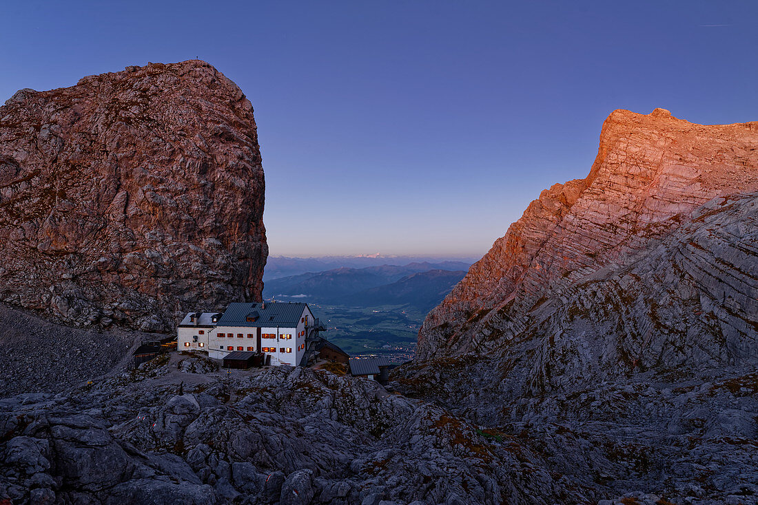 First light on the Breithorn, while the Riemannhaus is still in the shade.